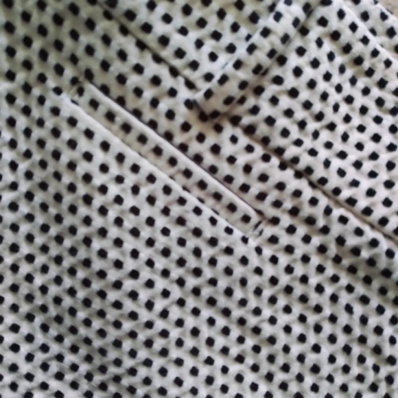 Ann Taylor Loft Textured Dress Shorts, size 12 - Picture 3 of 9